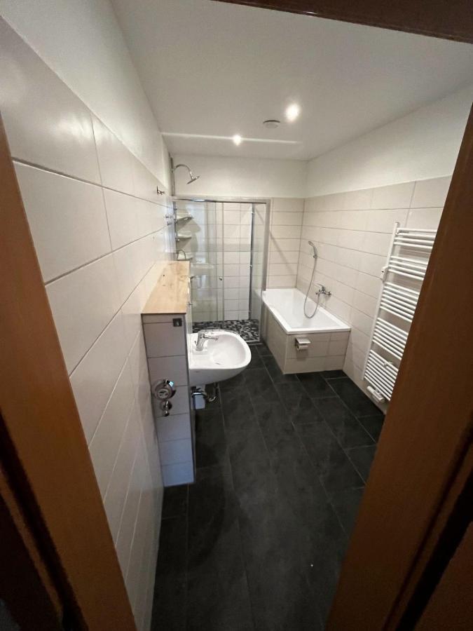 Apartment Fuer Bis Zu 7 Personen Mit Balkon Halberstadt Luaran gambar